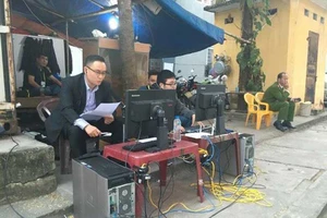 Bi hài V-League: Bình luận trực tiếp từ… quán trà đá