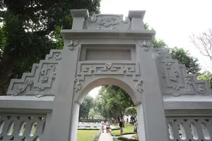 Quét vôi Văn Miếu: 'Đúng quy định, đúng kỹ thuật'