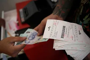 Mua vé số - mua niềm hy vọng