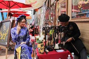 ‘Ông đồ ngồi ở hè phố là ông đồ rởm’