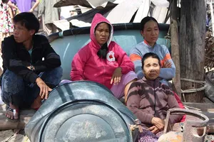 Cháy rụi xóm Cồn, hơn 400 người trắng tay 