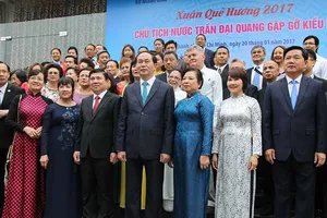 Tổ quốc luôn mở rộng vòng tay đón kiều bào 