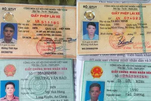 Nhóm mua iPhone trả góp bằng giấy giả