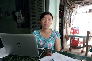 Tố công ty gây ngập, cô giáo bị kỷ luật 