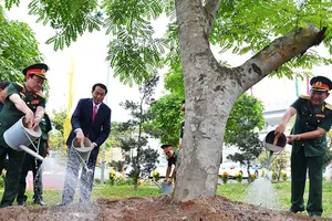 Quân khu 9 tăng cường đoàn kết với quân đội Campuchia