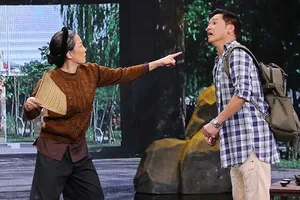 Quang Minh - Hồng Đào diễn Tết sau 20 năm xa quê