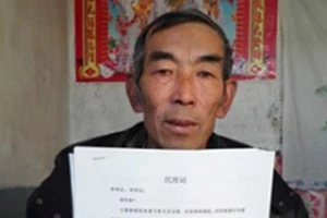 Trung Quốc: Lão nông 16 năm học luật để kiện tập đoàn