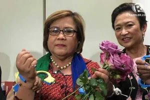 Nữ nghị sĩ chống ông Duterte lo mình sắp bị bắt