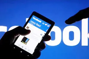 Trưởng phòng bị kỷ luật vì Facebook: Đúng hay sai?