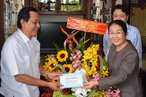 Lãnh đạo TP.HCM tri ân cán bộ y tế tâm huyết