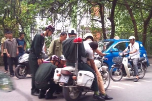 CSGT yêu cầu đưa người đi cấp cứu, có được từ chối?