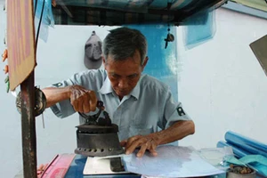 Chiếc xe nhỏ bên hông chốt dân phòng