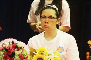 Sắc màu hy vọng trong Hạnh và Lan 