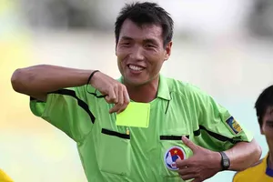 Chèn ép trọng tài tử tế!