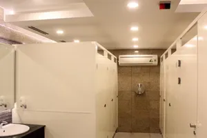 Nhà vệ sinh công cộng ngầm có gì khác?