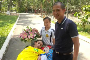 Bóng đá vượt qua những rào cản