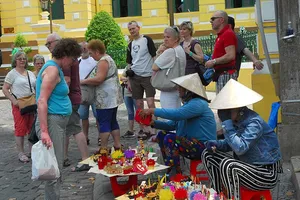 Quận 1 cho bán hàng rong theo giờ