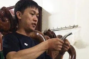 Bắt kẻ giả danh PV báo Pháp Luật TP.HCM