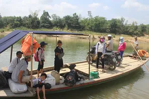 Hơn 40 năm mong một cây cầu