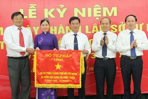 Sở Tư pháp TP.HCM nhận bằng khen của Thủ tướng