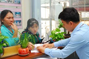 Làm giấy cho nhà đất mua giấy tay: Vẫn chờ hướng dẫn?