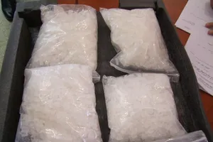 Lái ô tô đi chở thuê ma túy đá