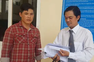 VKS tự 'vạch áo cho người xem lưng' để xin hủy án 