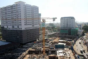 Cao ốc tới đâu, kẹt xe tới đó