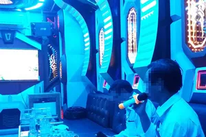 Đau đầu vì karaoke biến tướng 
