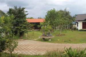 Quan không xin phép, sao dân phải xin?