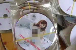 Chiếu phim đồi trụy cho trẻ em xem, bị xử lý gì?