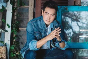 Nguyễn Phi Hùng bất ngờ ra album nhạc Hoa