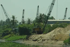Giá cát TP.HCM tăng vùn vụt 