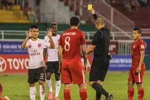 ‘Chợ’ V-League!