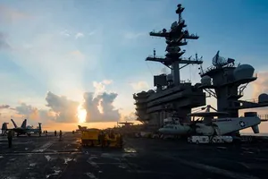Loạn vị trí đội tàu sân bay Mỹ