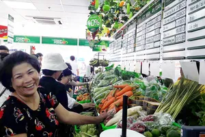 Nhộn nhịp nhượng quyền phở, bún bò, gỏi cuốn… 