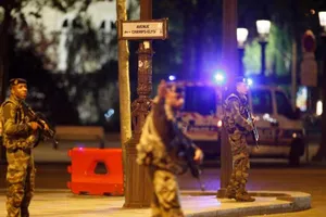 Bóng ma khủng bố sẽ xoay chuyển bầu cử Pháp