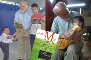 Người rải tro đồng đội trên sông Thu Bồn 