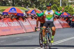 Trịnh Đức Tâm lần đầu thắng chặng