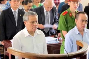 Chủ tọa nhờ thư ký công bố lời khai, được không?