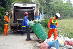 Ba lý do cần tăng mức phí thu gom rác