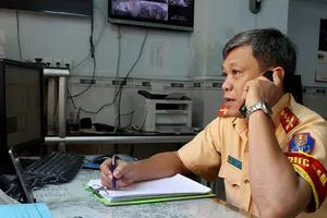 Một ngày ở đường dây nóng CSGT TP.HCM