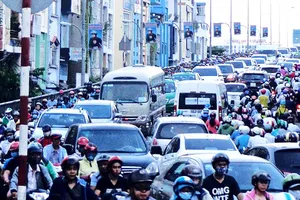 TP.HCM cần thêm nhiều cầu qua kênh Tẻ 