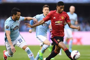 Mourinho viết giấc mơ Europa League từ pha bóng chết