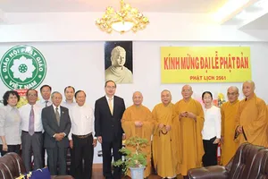 Ông Nguyễn Thiện Nhân chúc mừng đại lễ Phật đản