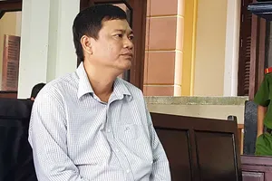 5 năm tù cho cựu điều tra viên lạm quyền 