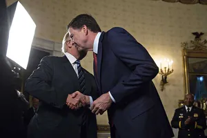 Cú sốc bom tấn của ông Trump