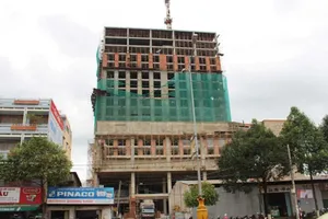 Ai ‘chống lưng’ cho Mường Thanh?