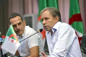 Tân HLV Rajevac mới đến Thái Lan đã gặp khó