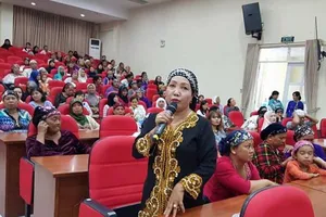 Phụ nữ Chăm mày mò tìm kế làm ăn